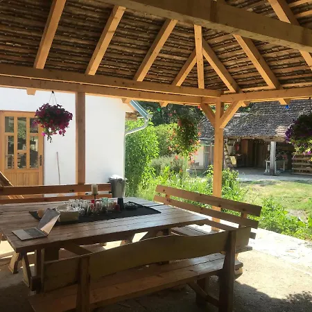 Balkan Retreat بيت ضيافة *